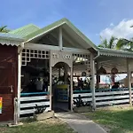 Coco Breeze - Anse Des Rochers