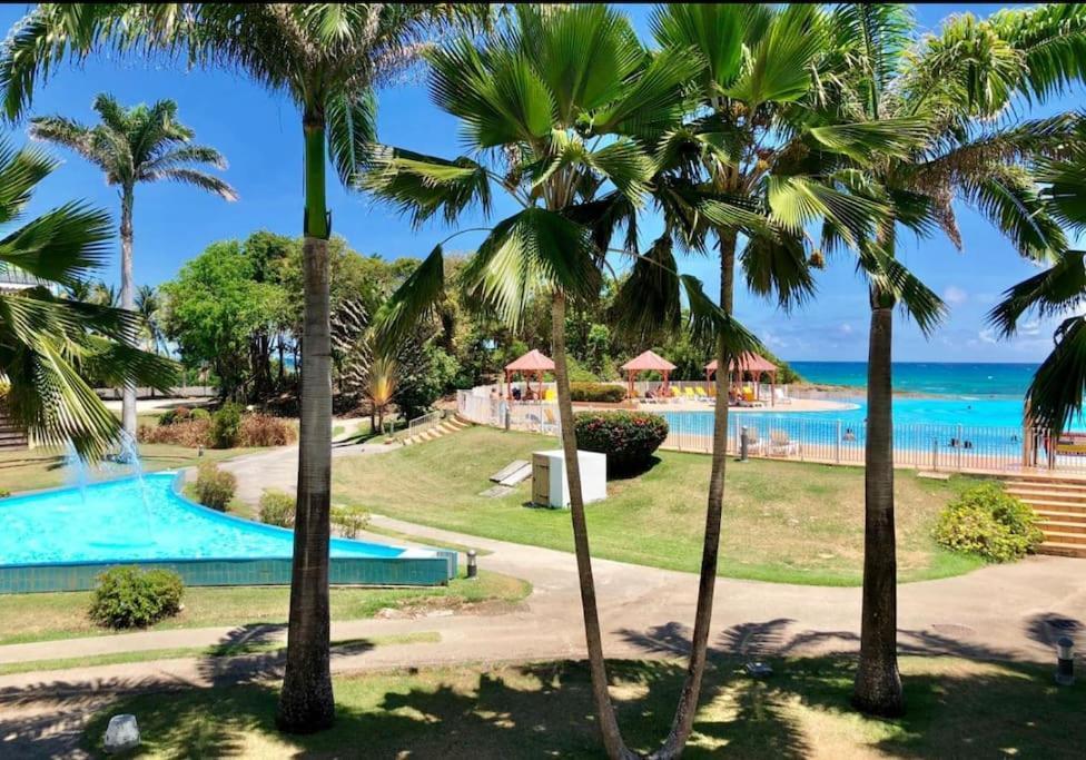 Coco Breeze - Anse Des Rochers *